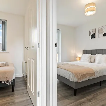 Elegant 2-bed With Tranquil Garden Area Birmingham
